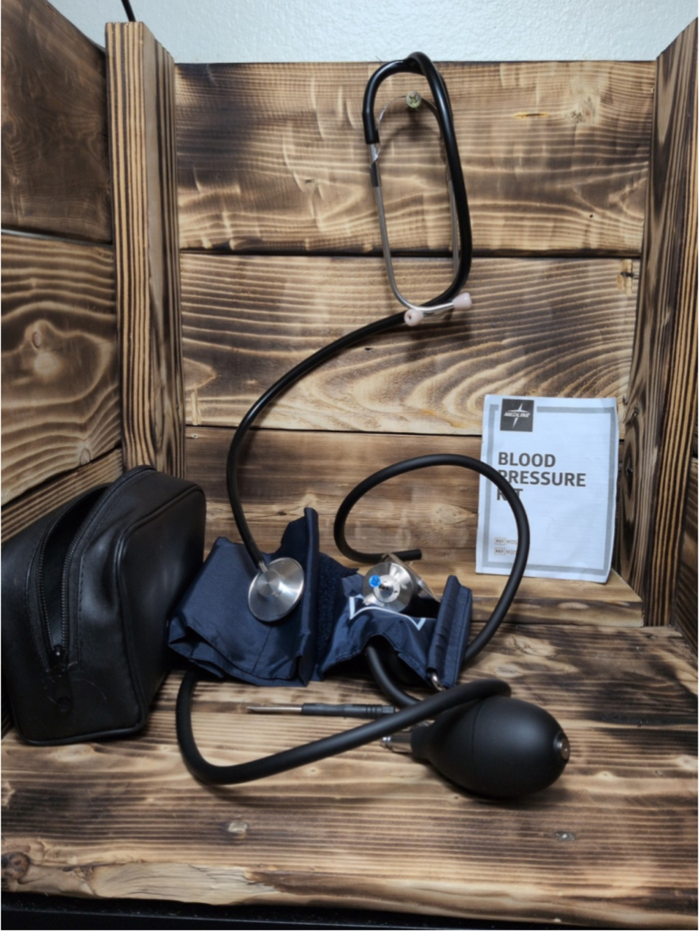 Medline Analog Blood Pressure Kit Blue D-Ring Cuff Detached Stethoscope MDS9300